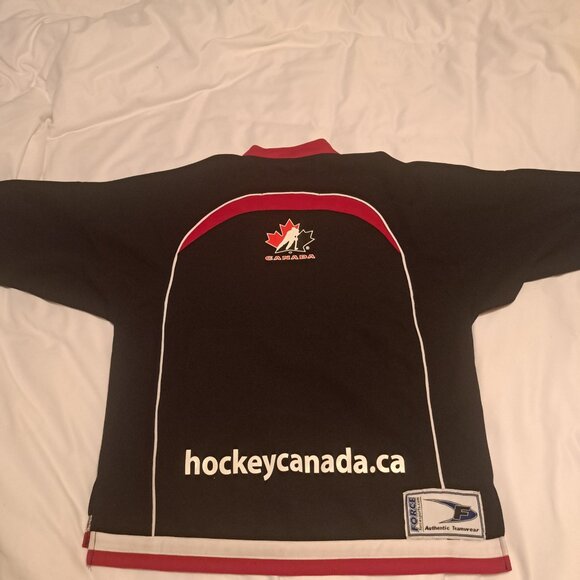 Youth team Canada Hockey Jersey - Picture 2 of 2